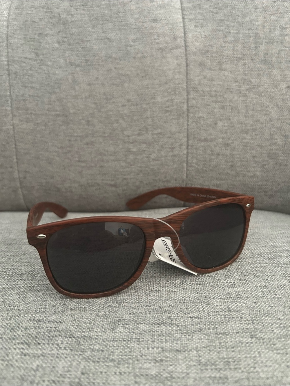 Classic wood colour sunglasses with tag UV400 protection